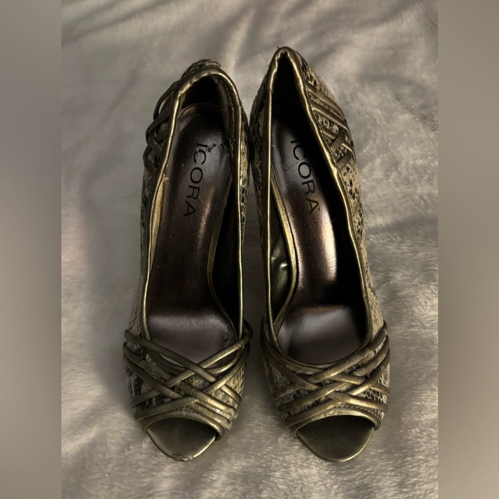 ICORA Silver Snakeskin heels